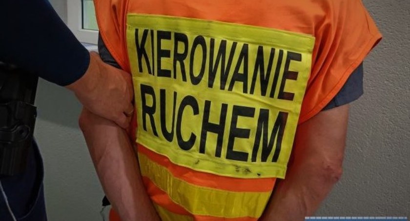 Pracownik firmy remontowej kierował ruchem na drodze krajowej mając we krwi 3 promile alkoholu