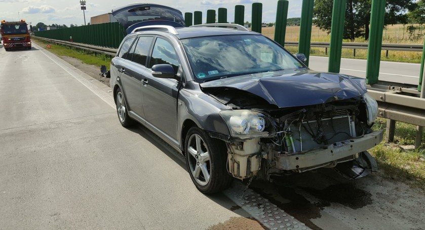 Kolizja dwóch osobówek na A4 w kierunku Wrocławia
