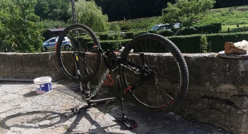 Obywatelka Ukrainy ukradła rower z prywatnej posesji. Podczas zatrzymania tłumaczyła, że była zmęczona i nie chciało jej się dalej iść pieszo