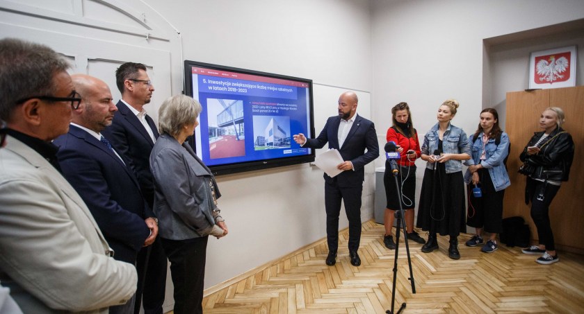 Miliony na wakacyjne remonty placówek oświatowych i żłobków