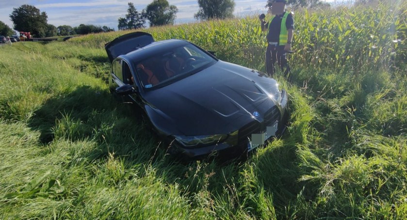 Rozpoczął manewr wyprzedzania nie patrząc w lusterko. Groźna kolizja na DK8 w Jordanowie Śląskim