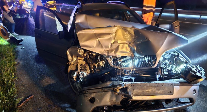 Zderzenie dwóch BMW za węzłem Bielany Wrocławskie. Sprawca miał ponad 2 promile. Nocne utrudnienia na A4 w kierunku Katowic
