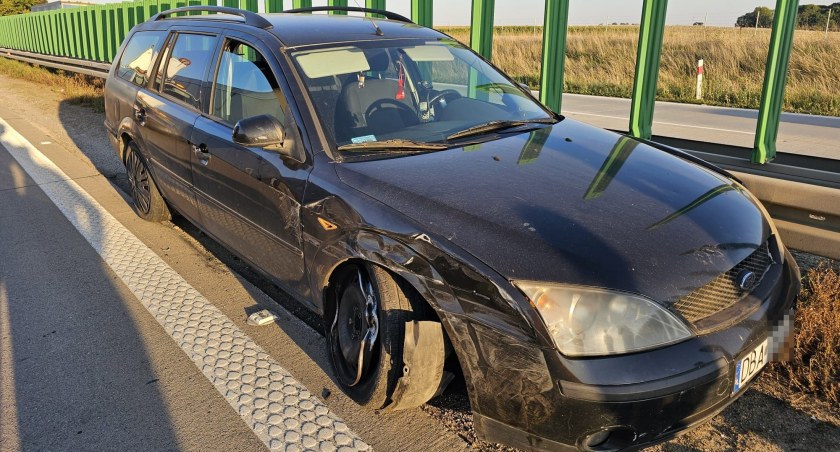 Zderzenie dwóch aut osobowych na A4 za węzłem Pietrzykowice. Wieczorne utrudnienia na autostradzie w kierunku Zgorzelca
