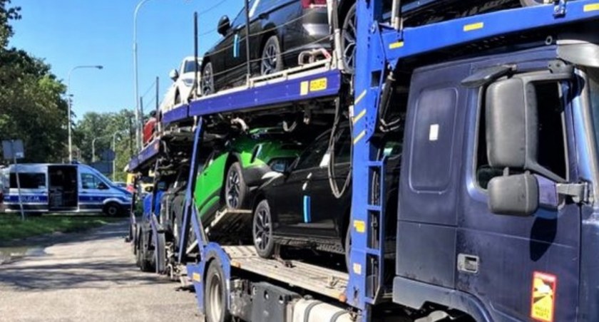 Transport drogowy bez wymaganej licencji i zakaz dalszej jazdy. Kara dla firmy może wynieść nawet 12 tys. złotych