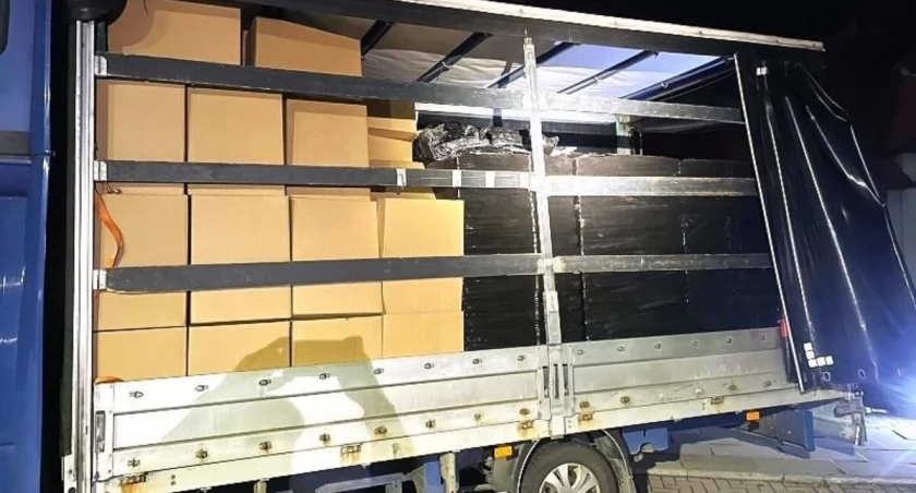 Wrocławscy policjanci zabezpieczyli ponad 2 miliony sztuk nielegalnych papierosów