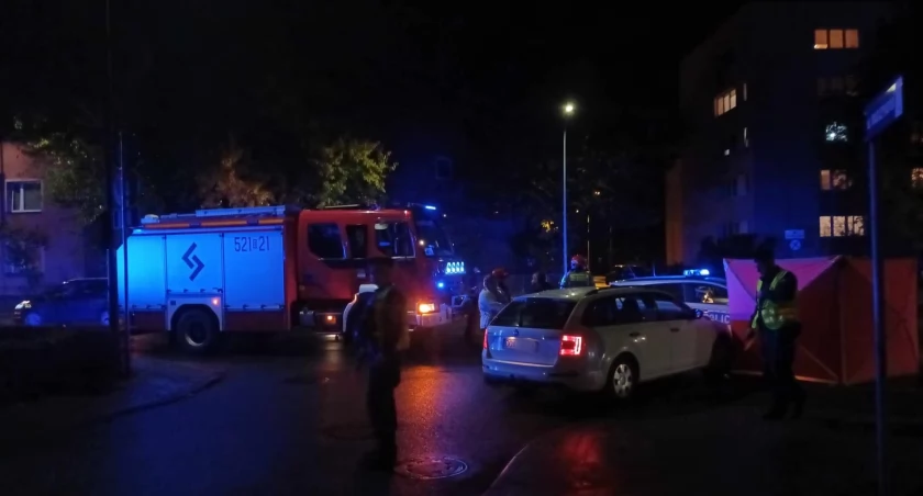 Potrącenie pieszej na ulicy Zwierzynieckiej w Oławie. Niestety życia kobiety nie udało się uratować