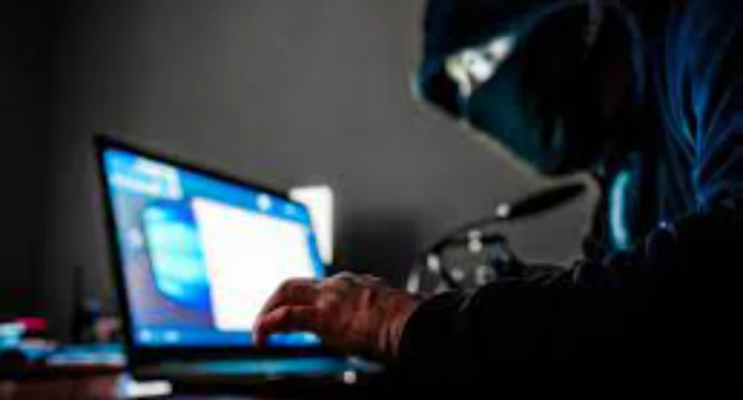 Kolejne osoby oszukane podczas sprzedaży internetowych. Dolnośląscy policjanci apelują o ostrożność oraz stosowanie zasady ograniczonego zaufania