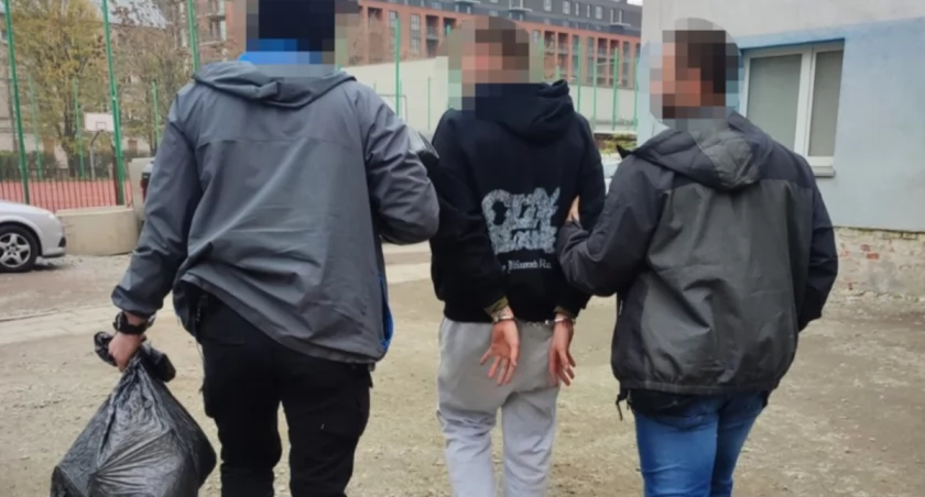 W domu miał ponad 3100 porcji handlowych marihuany... rzekomo na własne potrzeby