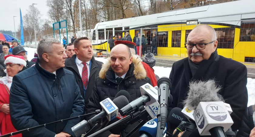 Kolej wraca do Świeradowa-Zdroju po prawie trzech dekadach! Pasażerów w góry zawiozą nowoczesne szynobusy KD