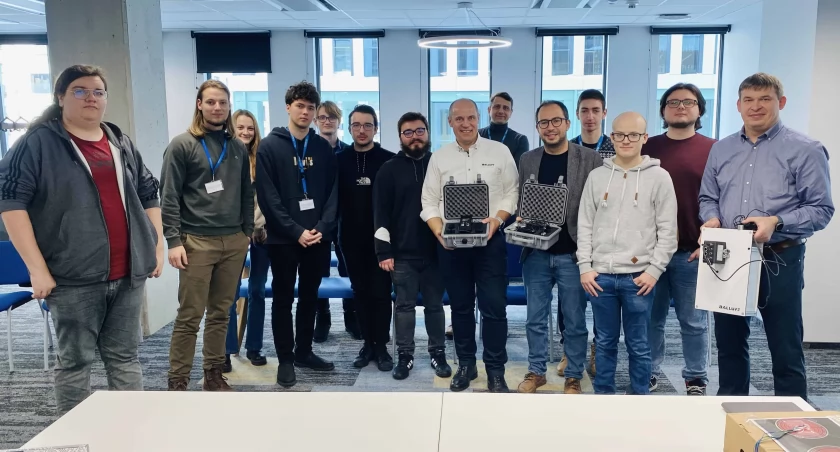 Inteligentny karmnik dla zwierząt domowych i monitorowanie wilgotności gleby w doniczce - studenci Coventry University Wrocław opracowali nowoczesne prototypy