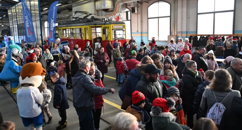 Paczki Dobrych Relacji w zajezdni tramwajowej