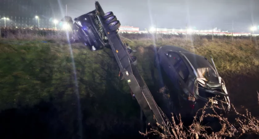 Nocna kolizja z udziałem lawety na A4 w kierunku Katowic