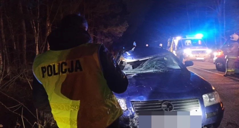 Tragiczny wypadek z udziałem rowerzystów. Ojciec zginął na miejscu, 15-letni syn trafił do szpitala