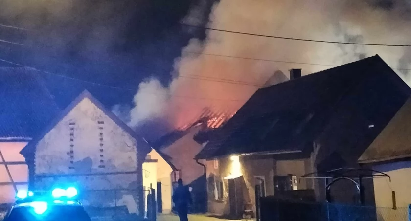 Pojechali gasić pożar, zostali okradzeni. Łupem złodziei padła nowa przecinarka do stali i betonu oraz piła spalinowa Husqvarna
