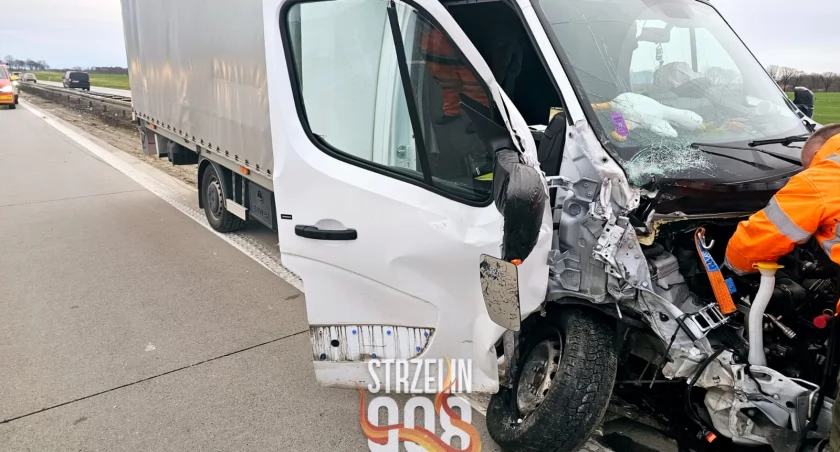 Kolizja z udziałem dwóch pojazdów dostawczych na A4 w kierunku Legnicy