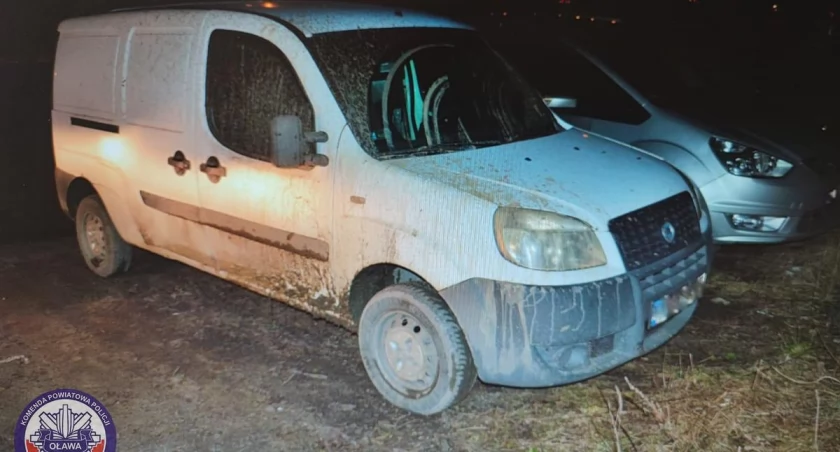 Okazja czyni złodzieja – ukradli auto, bo bez nadzoru stało z włączonym silnikiem