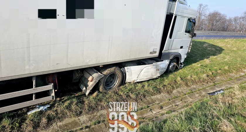 Kierowca ciężarówki zasnął za kierownicą. Groźna kolizja na A4 w kierunku Zgorzelca