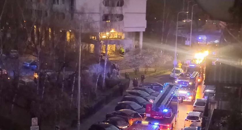 Pożar w budynku mieszkalnym przy pl. Grunwaldzkim we Wrocławiu. Ewakuowano 100 osób