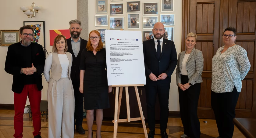 8 mln zł z funduszy Unii Europejskiej na wrocławski projekt wspierający asystentów osób z niepełnosprawnością