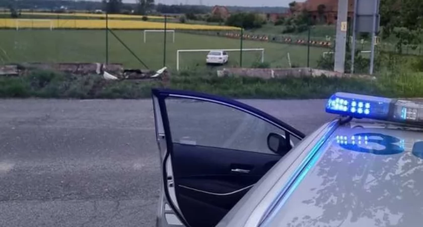 Pościg za nietrzeźwym kierującym zakończony... w bramce
