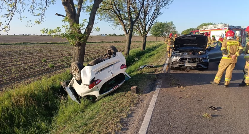 Groźny wypadek w gminie Kąty Wrocławskie. Dwie osoby przetransportowane do szpitala