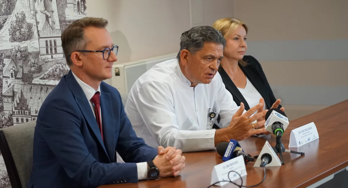 Uniwersyteckie Centrum Dermatologii łączy innowacje i interdyscyplinarność z nowymi technologiami