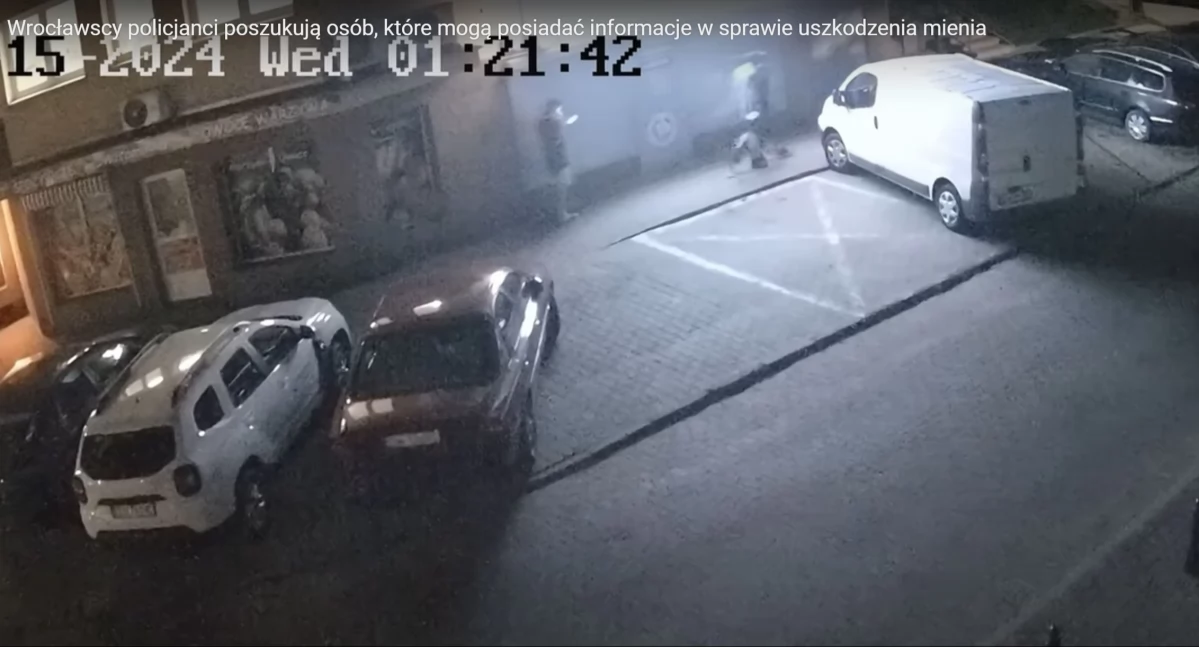 Wrocławscy policjanci poszukują osób, które mogą posiadać informacje w sprawie uszkodzenia mienia