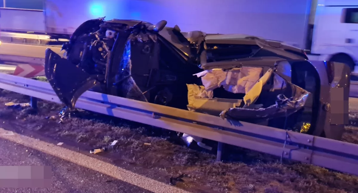 Tragiczny wypadek na zjeździe z AOW na A4. Jedna osoba poniosła śmierć na miejscu