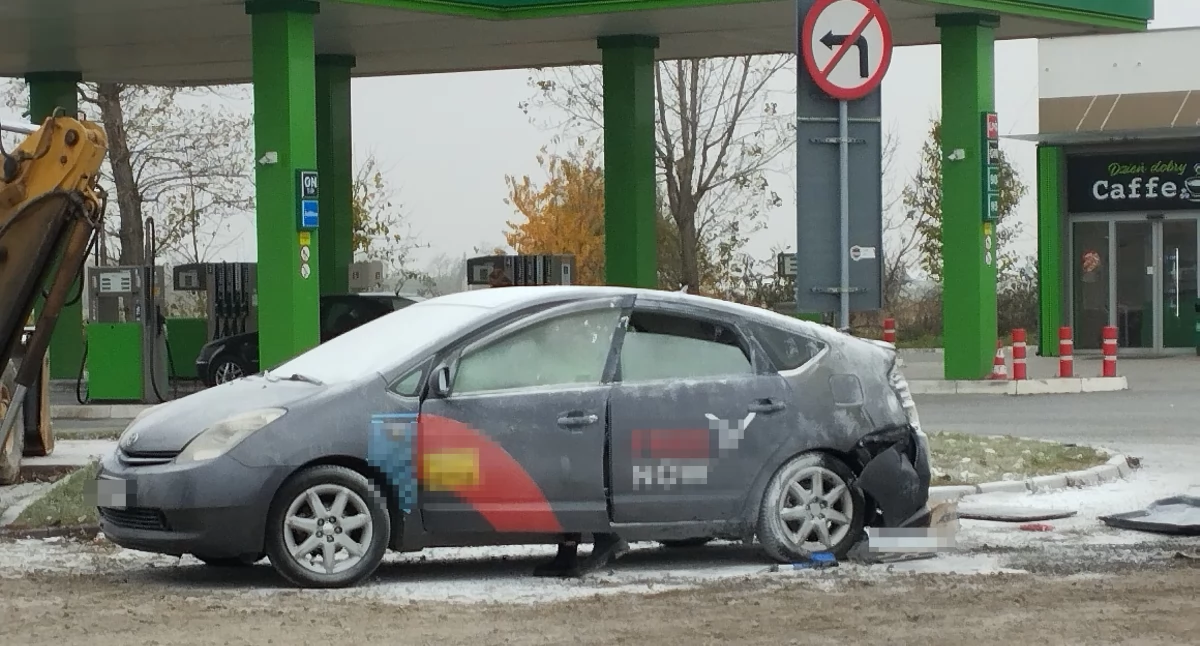 Pożar hybrydy z LPG na stacji benzynowej w Mirosławicach