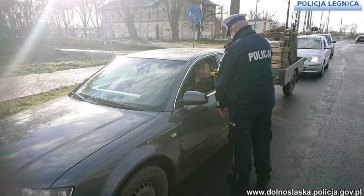 Miał 3 sądowe zakazy prowadzenia pojazdów i 3 promile alkoholu w organizmie, a pomimo tego wsiadł za kierownicę