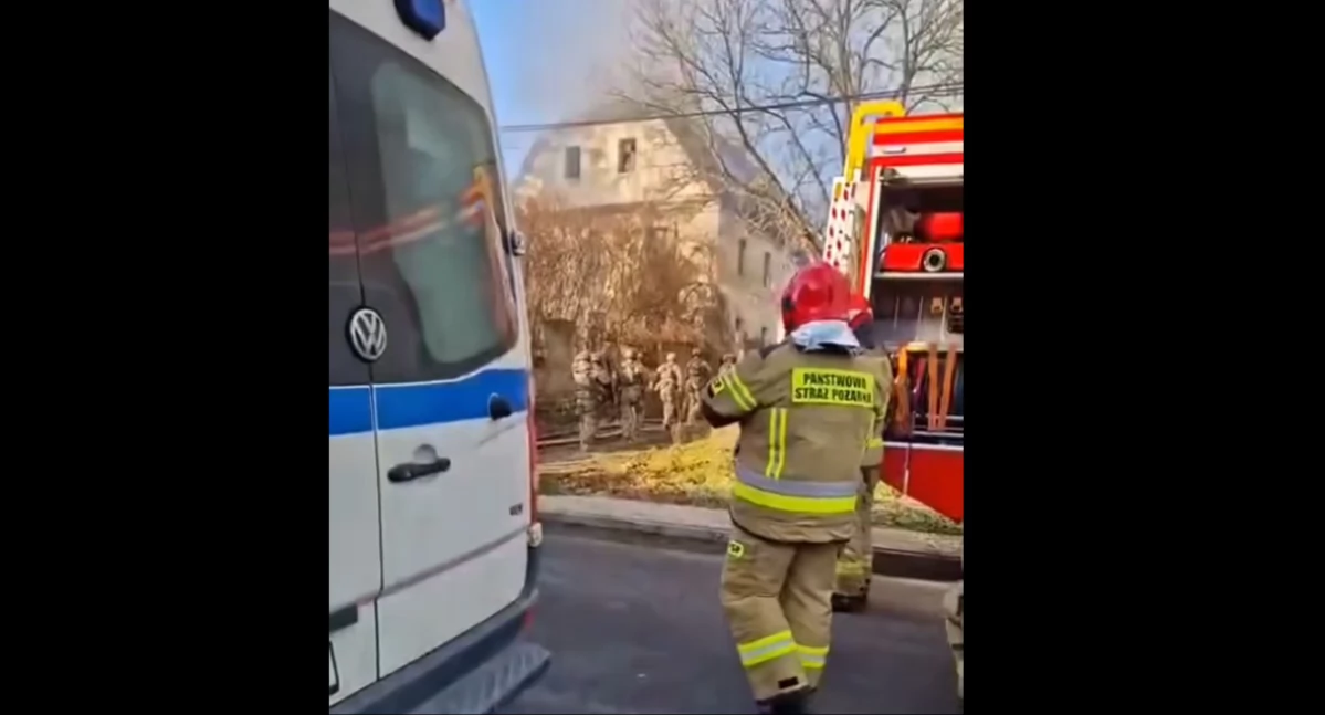 Skała. Pożar, wybuchy i kontrterroryści w akcji. Jedna osoba nie żyje, jedna została ranna. W budynku przebywa uzbrojony napastnik