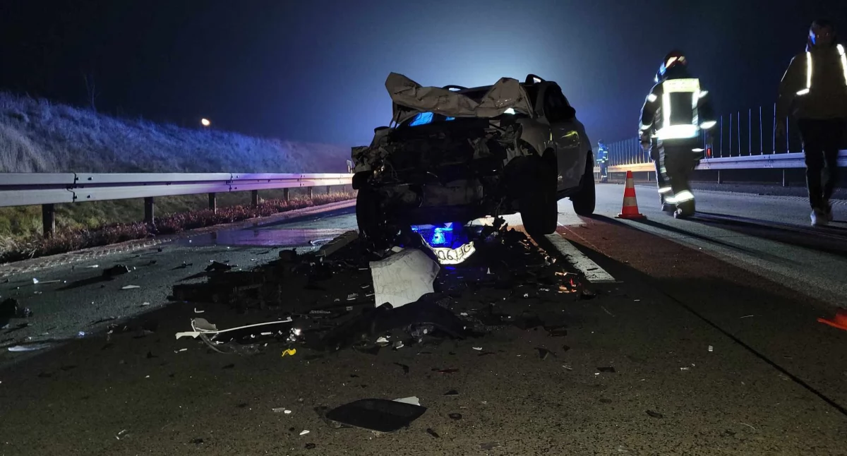 Zderzenie osobówki z ciężarówką na A4 w kierunku Zgorzelca. Uwaga na utrudnienia