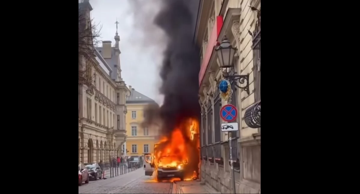 Pożar dostawczaka w centrum Wrocławia