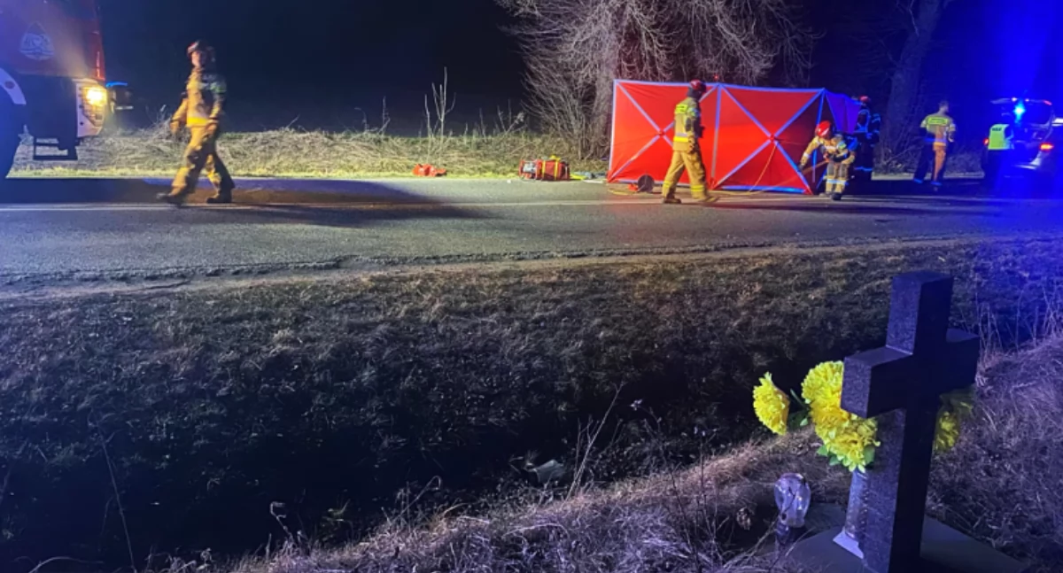 Tragiczny wypadek w powiecie ząbkowickim. Pojazdem podróżowało 5 mężczyzn, życia jednego z nich nie udało się uratować