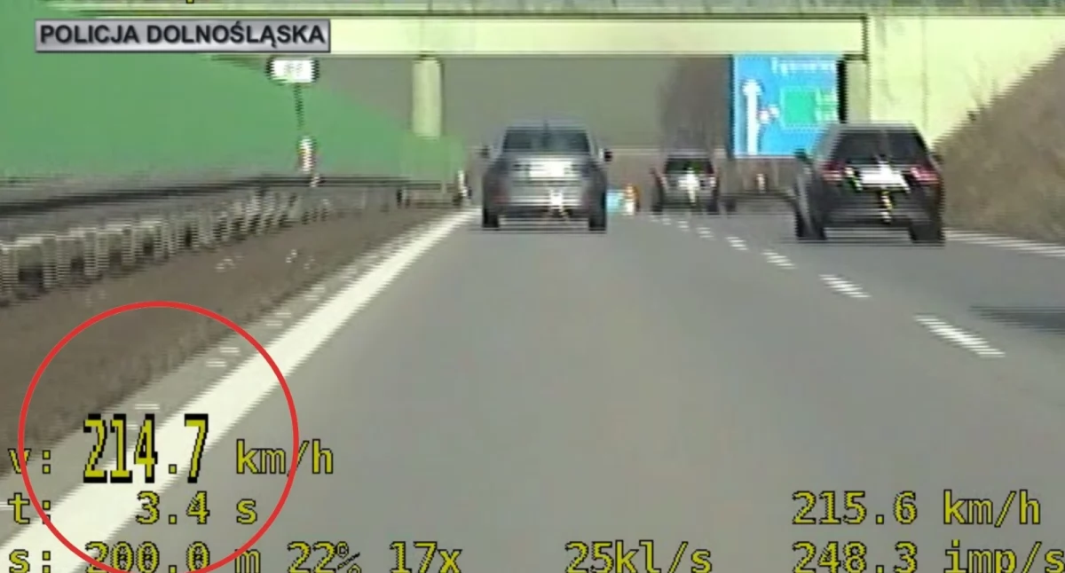 Prawie 215 km na godzinę na A4. Policjanci z grupy Speed zatrzymali nieodpowiedzialnego Słowaka