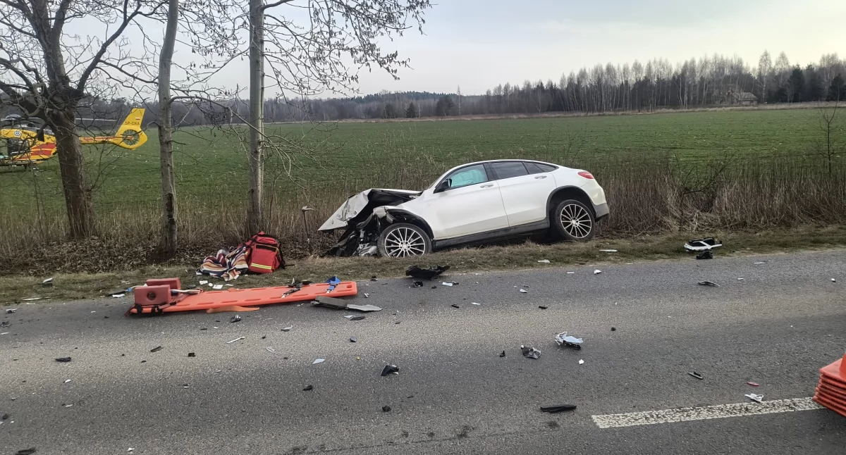 Groźny wypadek w Miłoszycach. 8-latka zabrana do szpitala śmigłowcem LPR