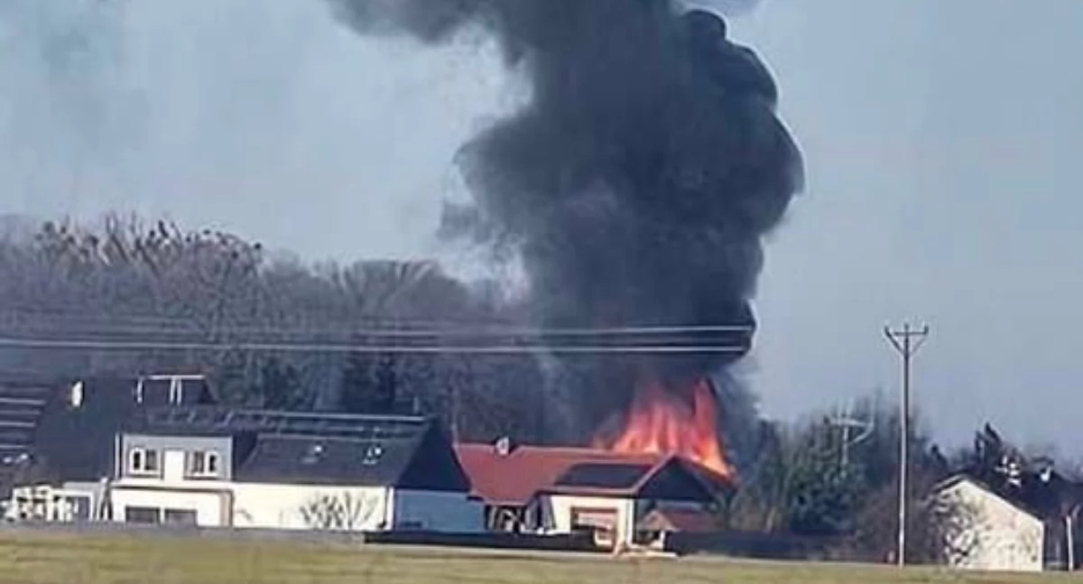 Pożar domu jednorodzinnego w gminie Siechnice. Budynek uległ całkowitemu zniszczeniu