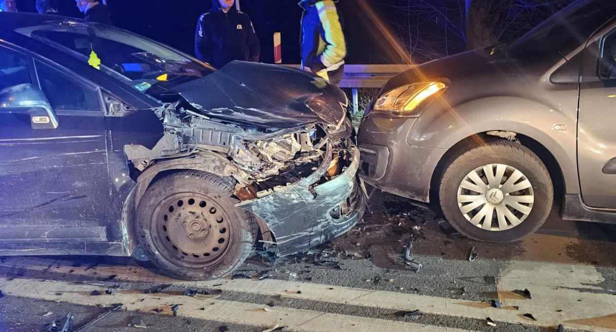 Klasyk na węźle Kostomłoty. Tym razem zderzyły się trzy osobówki