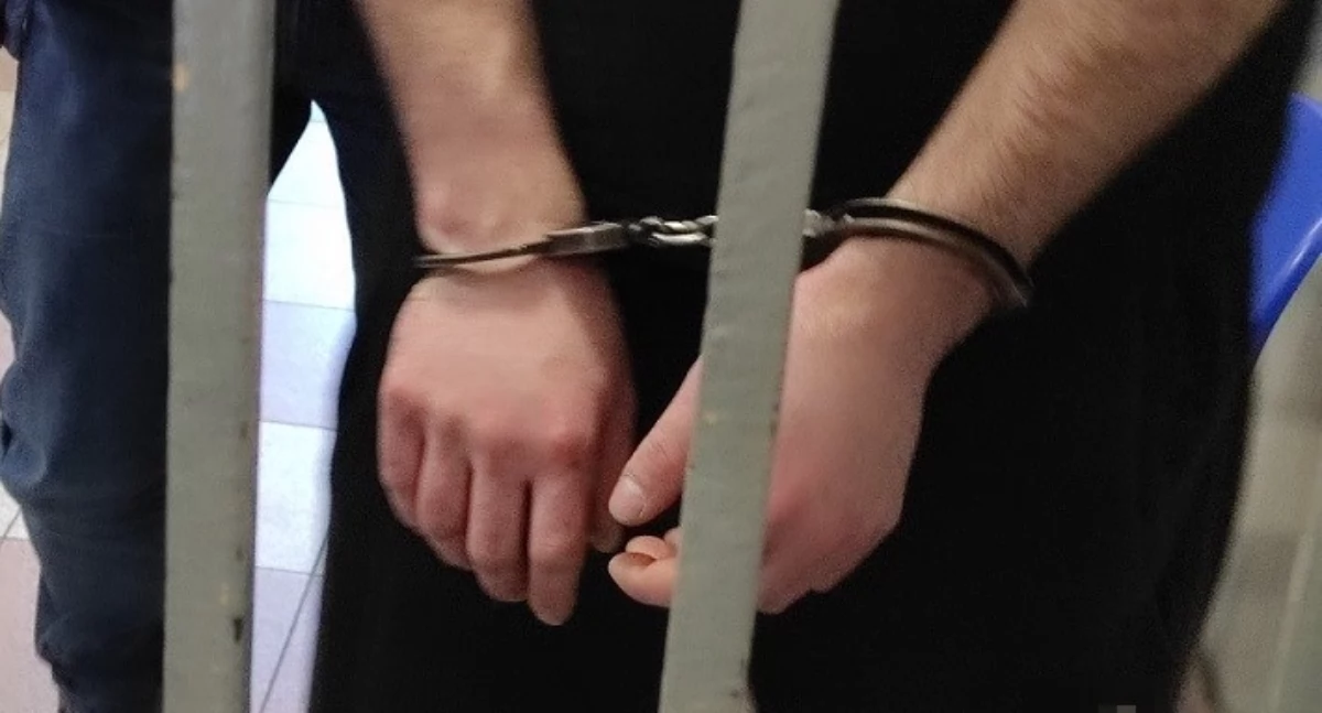 Nauka na własnych błędach nie jest jego mocną stroną. Wyszedł z aresztu, by znów ukraść i wrócić za kratki