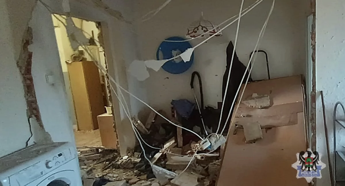 Za doprowadzenie do wybuchu w mieszkaniu odpowie przed sądem