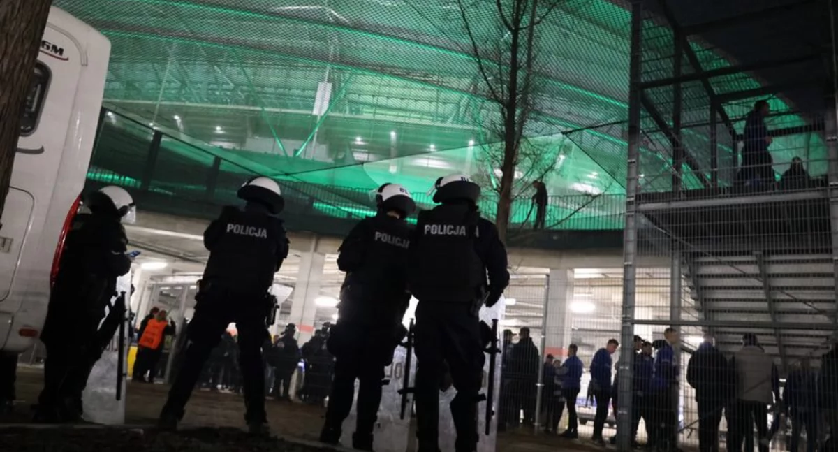 Zabezpieczenie meczu pomiędzy drużynami WKS Śląsk Wrocław i Lech Poznań. Zatrzymano 3 osoby