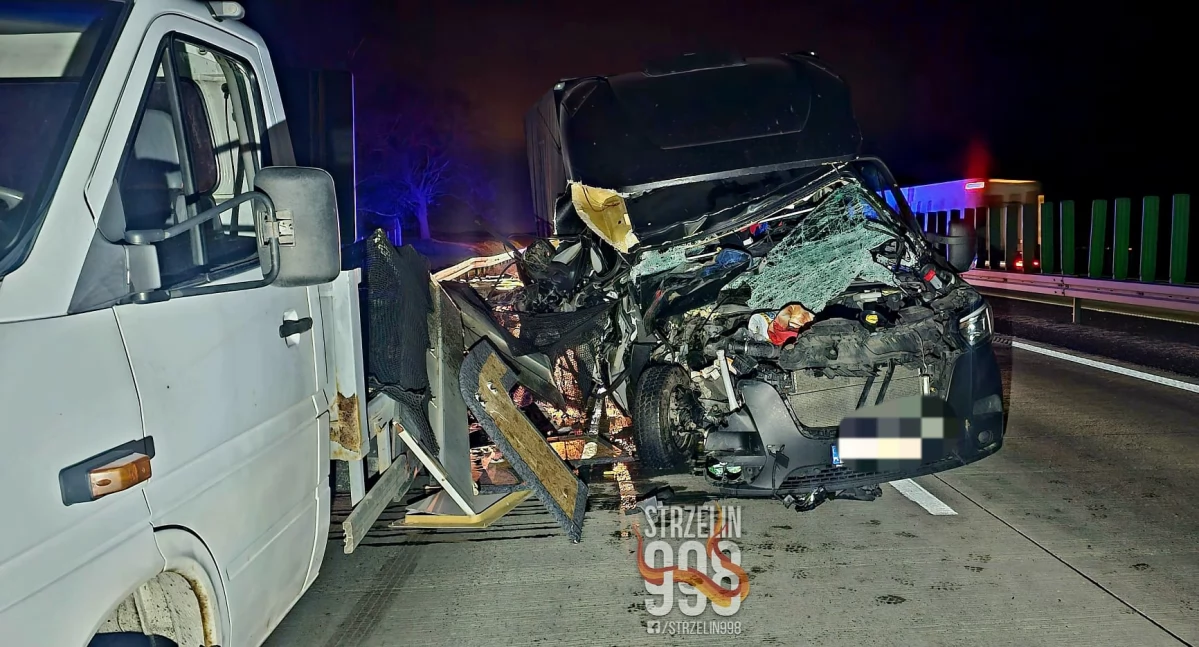 Wypadek śmiertelny na 146km A4. Zderzenie dwóch busów przed węzłem Pietrzykowice. Autostrada w kierunku Wrocławia całkowicie zablokowana