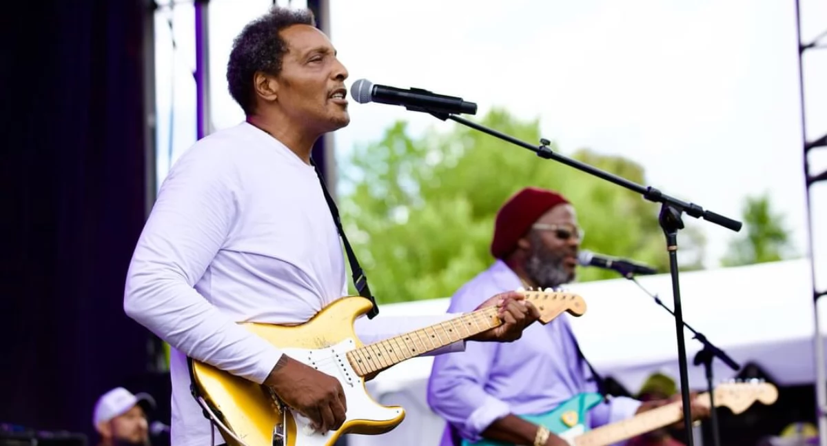 Legendarny gitarzysta Boba Marleya dołącza do Gitarowego Rekordu Świata. „One Love” na tysiące gitar