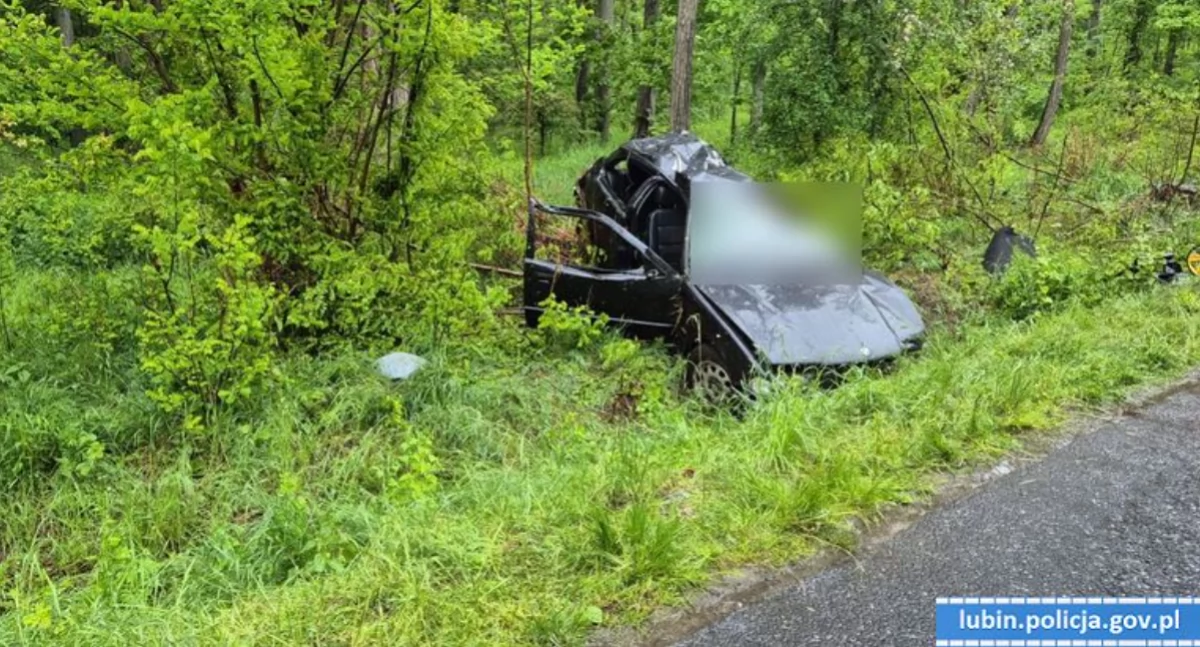Tragedia na drodze - nie żyje 18-letnia kierująca. Policjanci apelują o ostrożną jazdę