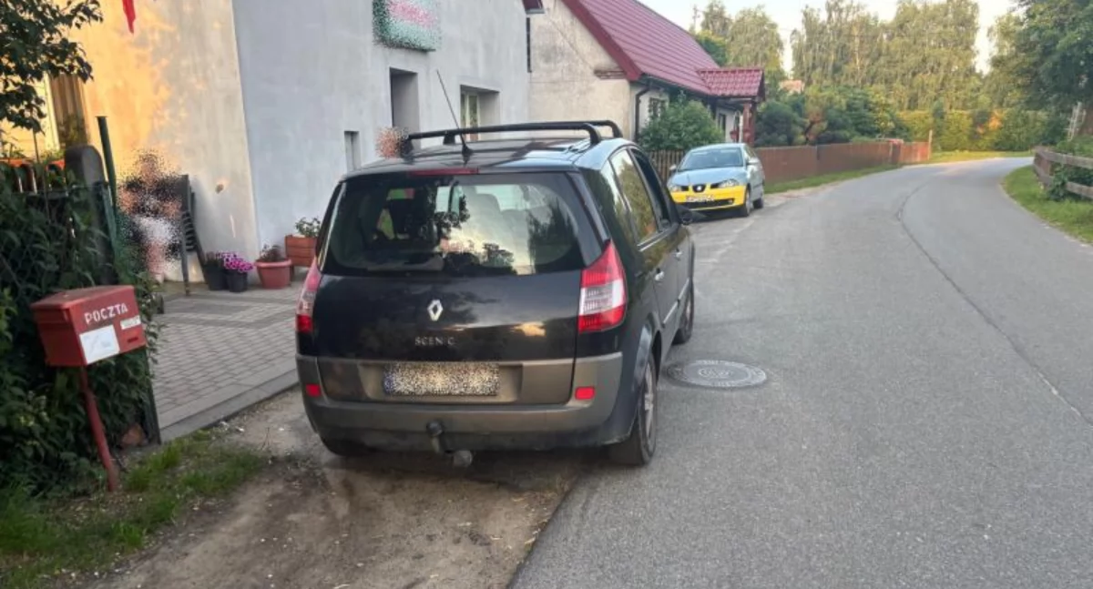 Nietrzeźwa kierująca spowodowała kolizję i uciekła z miejsca zdarzenia. 29-latka została zatrzymana przez policjanta po służbie