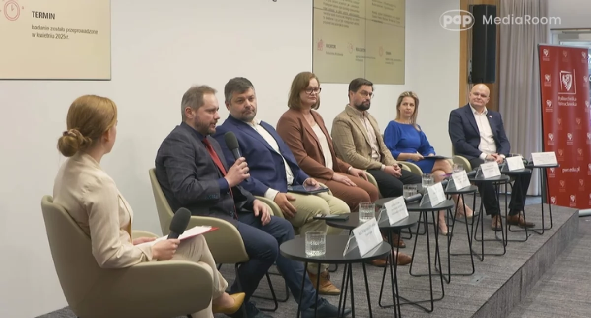 Raport Politechniki Wrocławskiej o AI- Polacy nie boją się sztucznej inteligencji