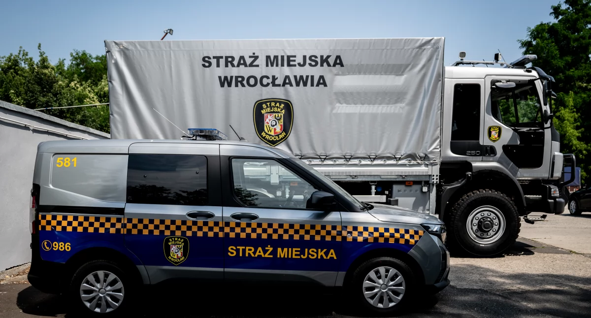 Nowe pojazdy we wrocławskiej Straży Miejskiej. Miasto stawia na bezpieczeństwo i nowoczesność