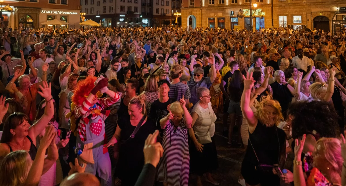 Tłumy we Wrocławiu podczas sierpniowego weekendu