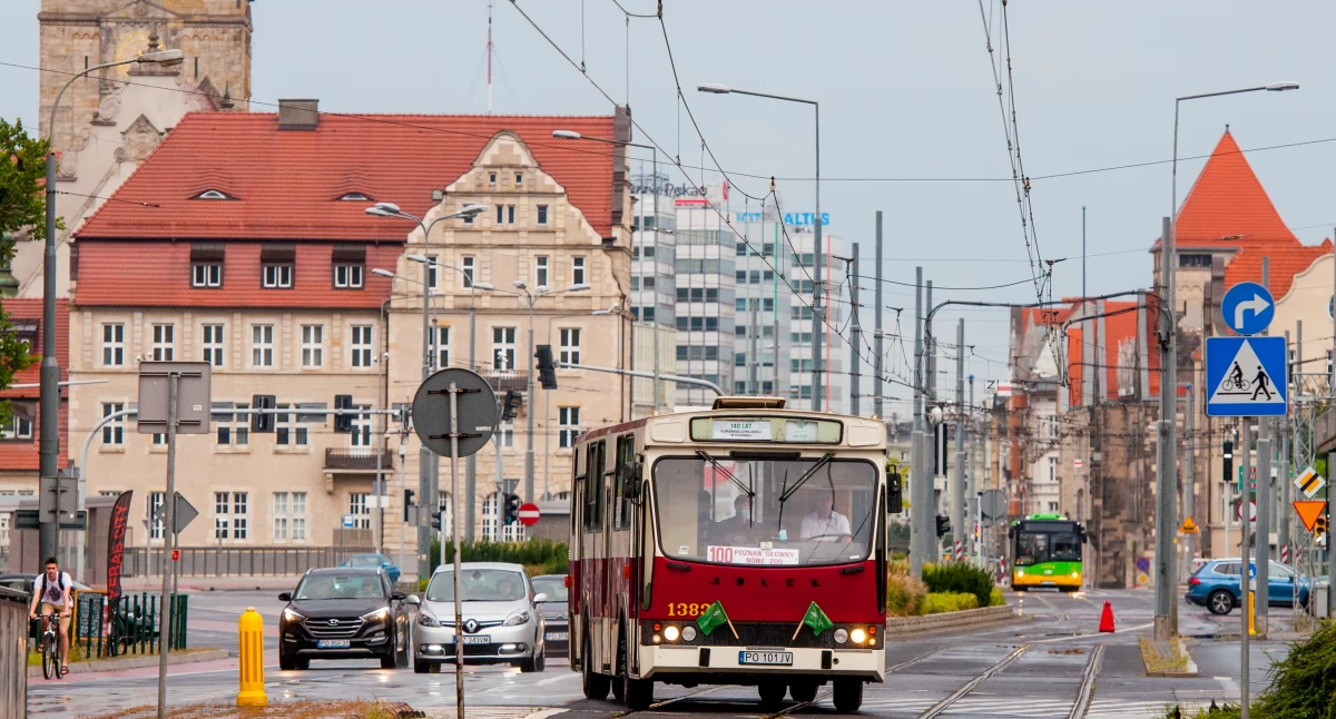 Poznański Jelcz PR110 na Wrocławskich Liniach Turystycznych