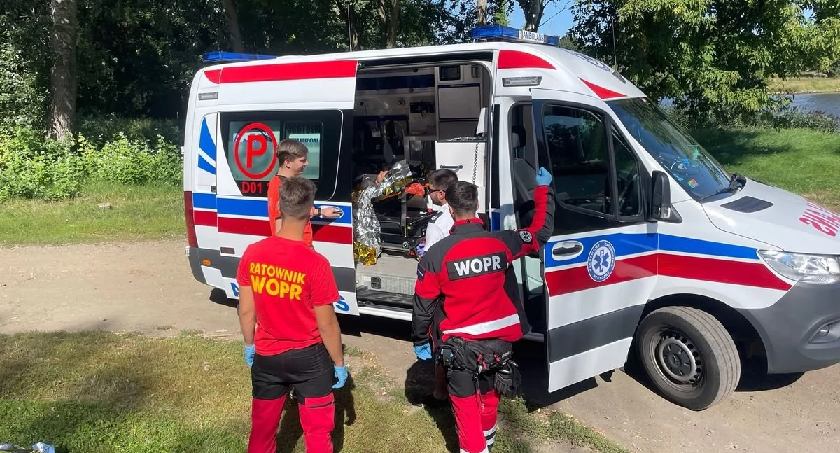 Ukradł rower elektryczny, chcąc uciec policji, wskoczył do Odry. 36-latek przecenił swoje możliwości i o mały włos nie utonął